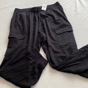 Torrid New with Tags Black Cargo Joggers Torrid size 1 Ladies 14w-16w